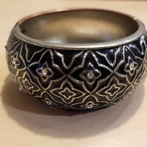Black and Silver Patterned Bangle